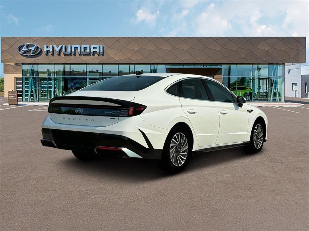 new 2025 Hyundai Sonata Hybrid car, priced at $31,080