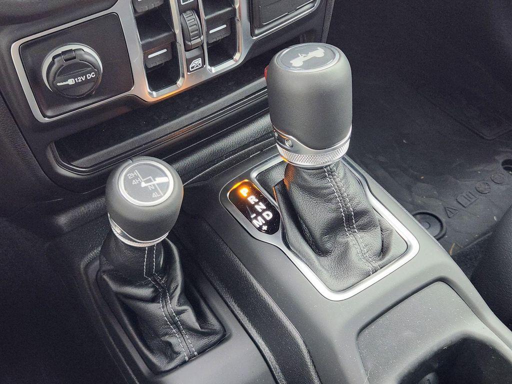 new 2025 Jeep Wrangler car, priced at $48,692