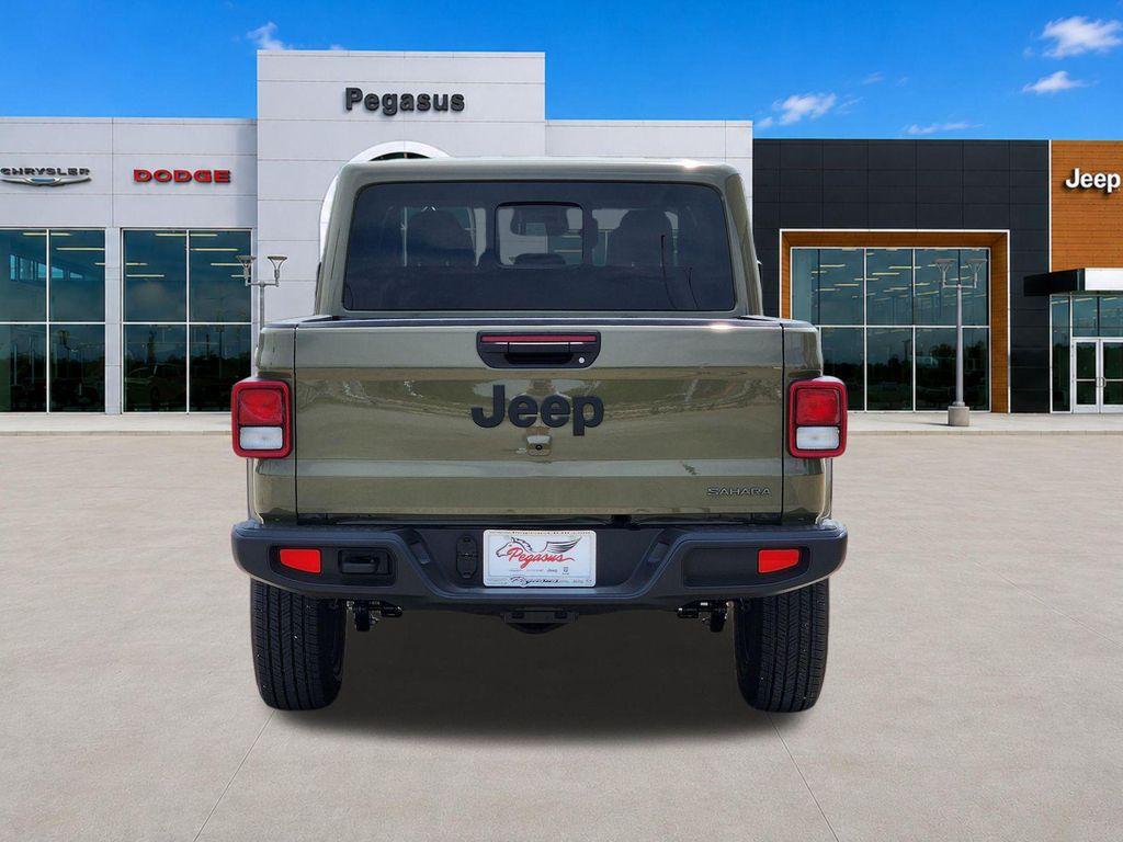 new 2026 Jeep Gladiator car, priced at $45,193