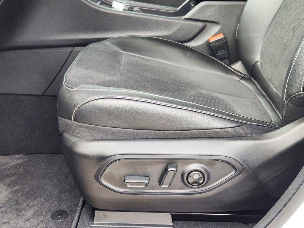 new 2025 Jeep Grand Cherokee car, priced at $34,991