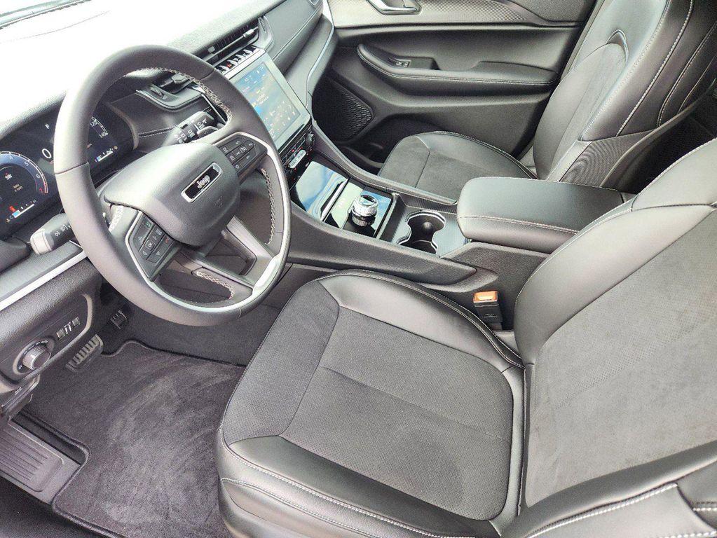 new 2025 Jeep Grand Cherokee car, priced at $34,991