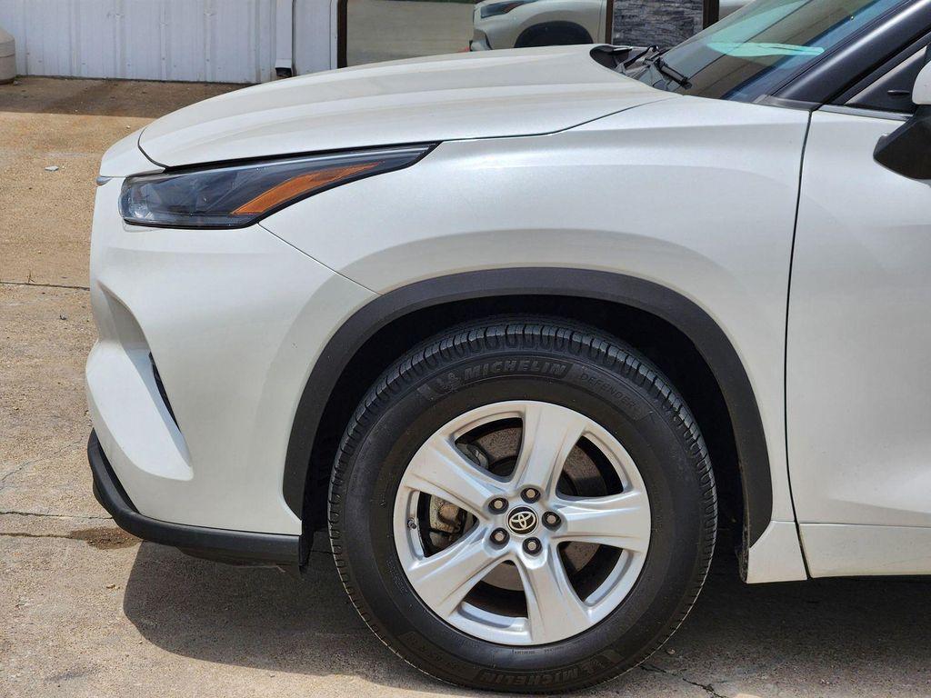 used 2021 Toyota Highlander car, priced at $22,316