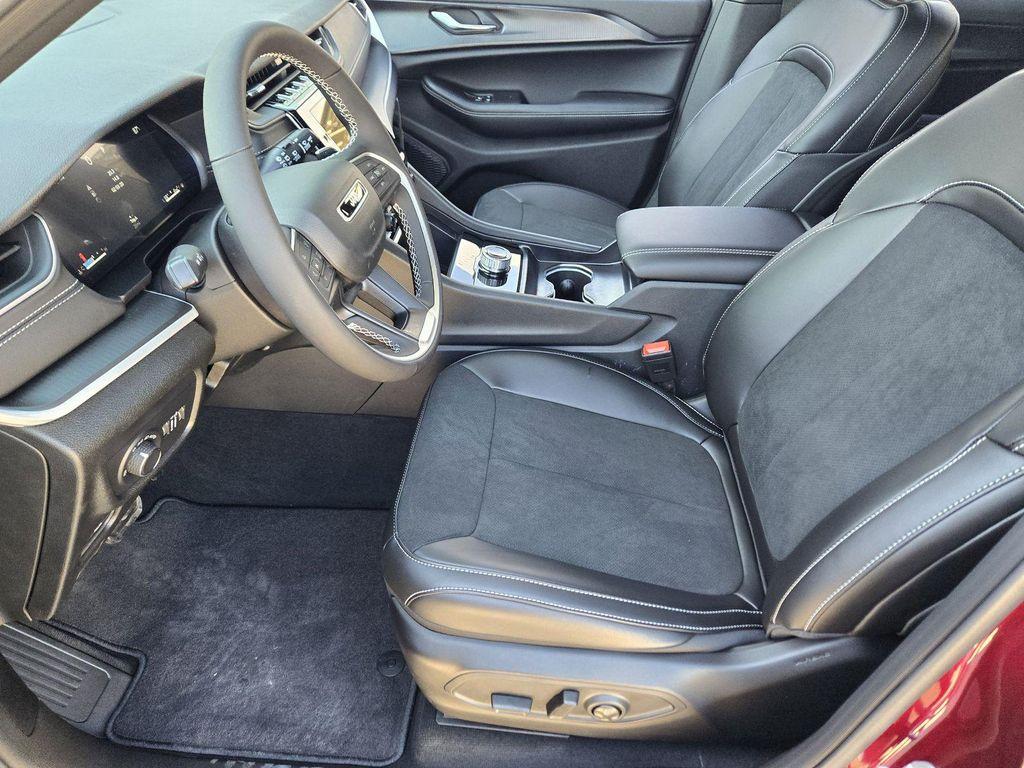 new 2025 Jeep Grand Cherokee L car, priced at $38,675