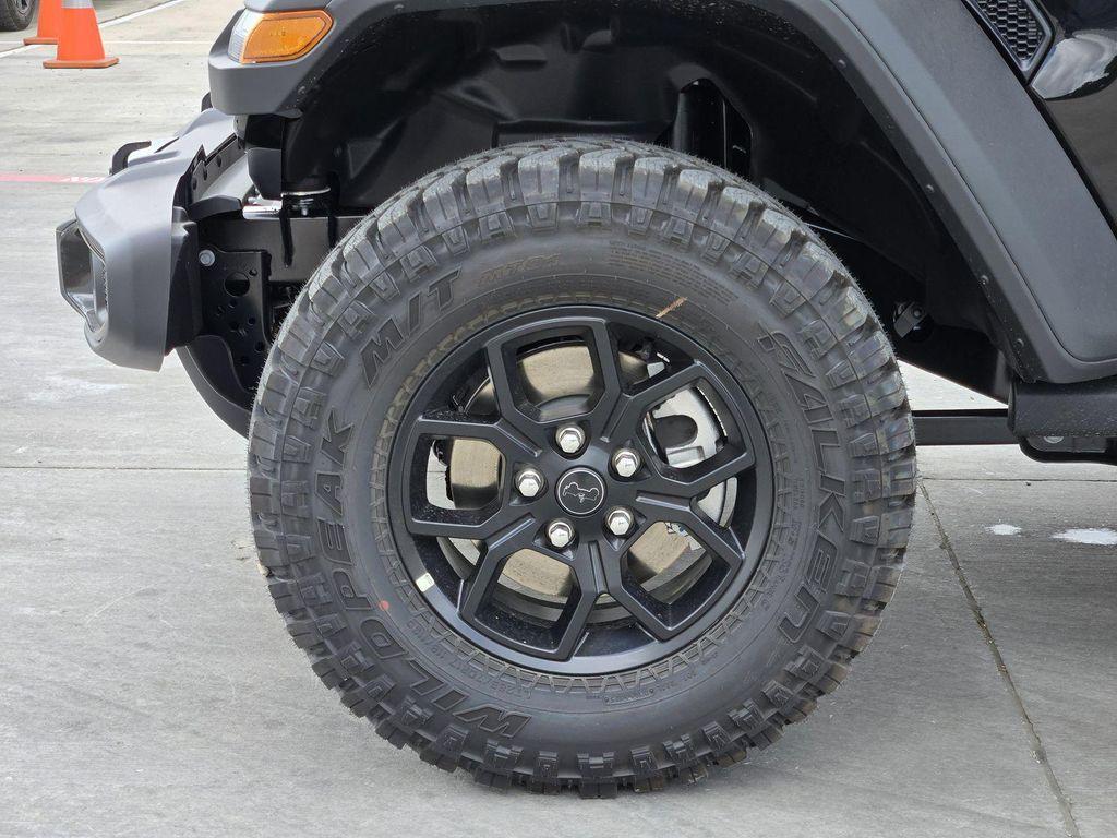 new 2025 Jeep Wrangler car, priced at $41,553