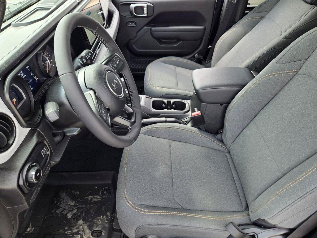 new 2025 Jeep Wrangler car, priced at $41,553