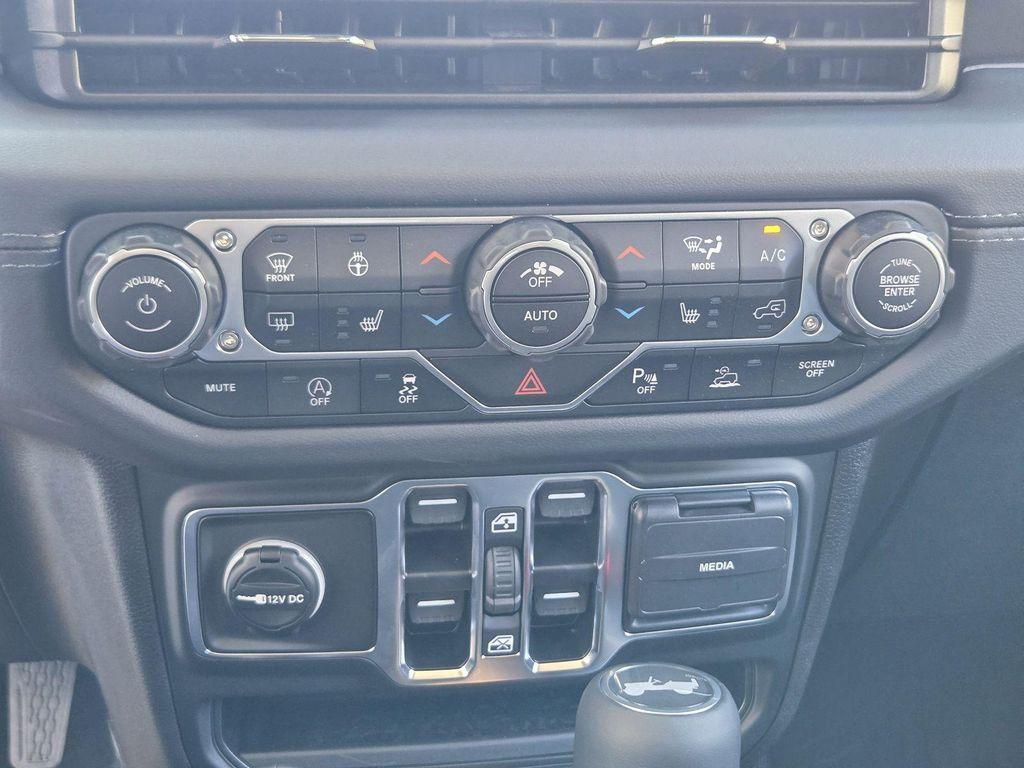 new 2025 Jeep Wrangler car, priced at $49,064