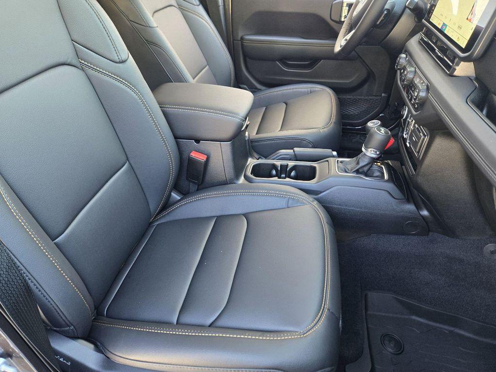 new 2025 Jeep Wrangler car, priced at $49,064