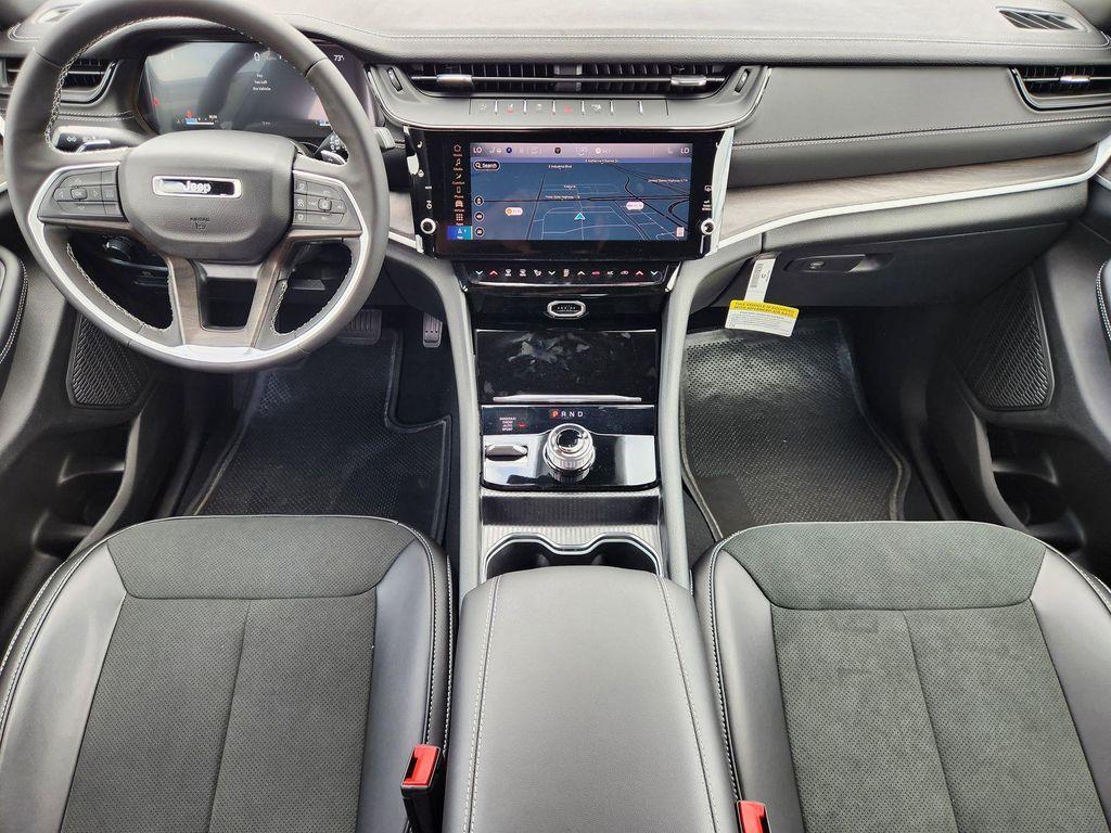 new 2026 Jeep Grand Cherokee car, priced at $43,749