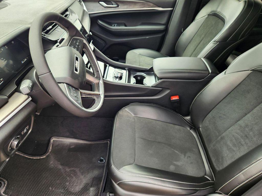 new 2026 Jeep Grand Cherokee car, priced at $43,749