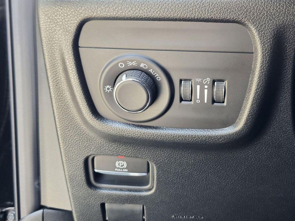 new 2025 Jeep Grand Cherokee car, priced at $35,319