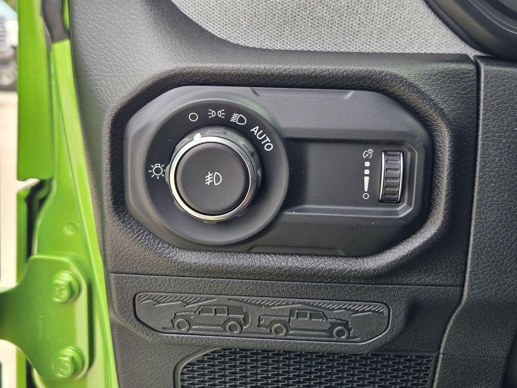 new 2025 Jeep Wrangler car, priced at $45,075