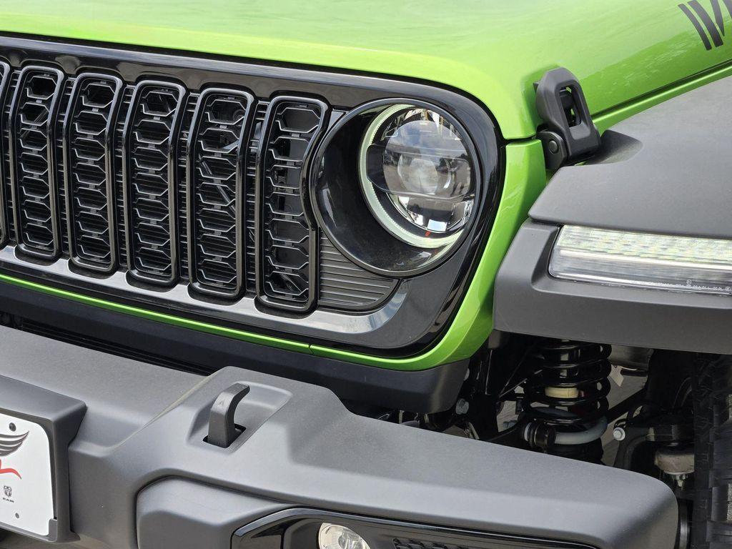 new 2025 Jeep Wrangler car, priced at $45,075