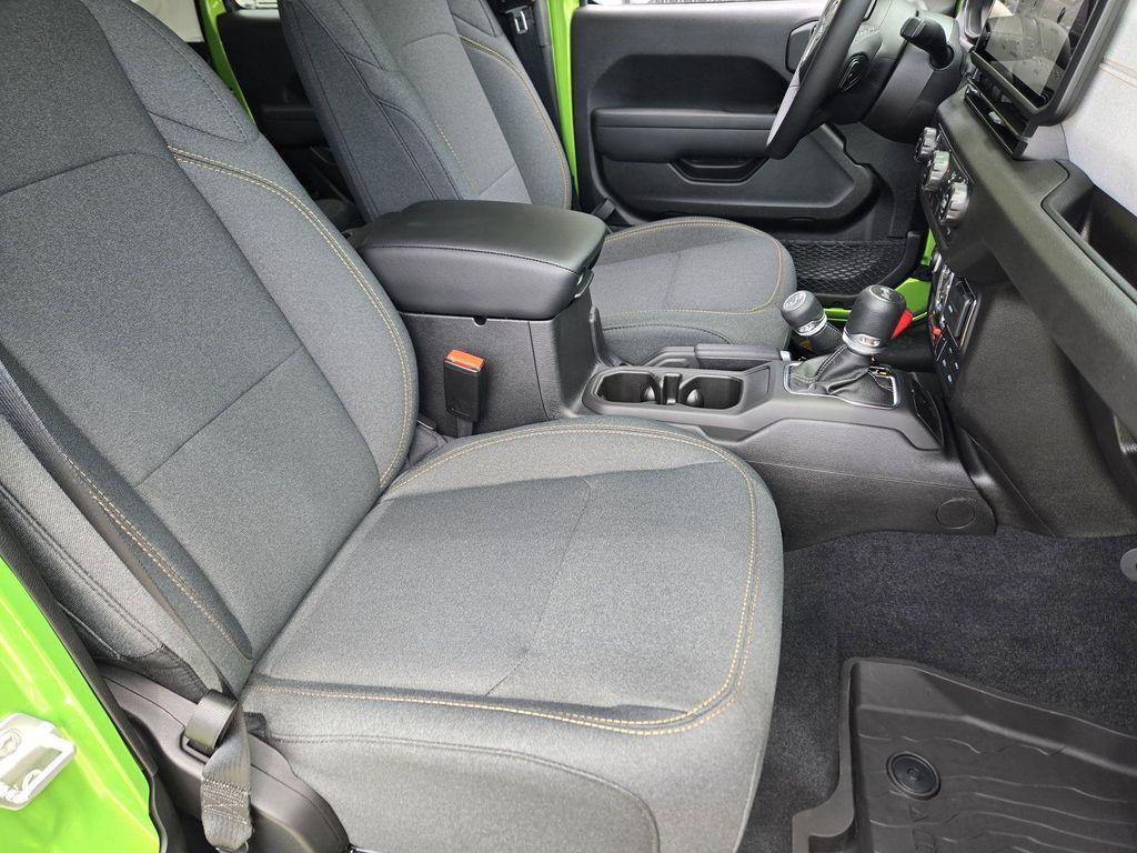 new 2025 Jeep Wrangler car, priced at $45,075
