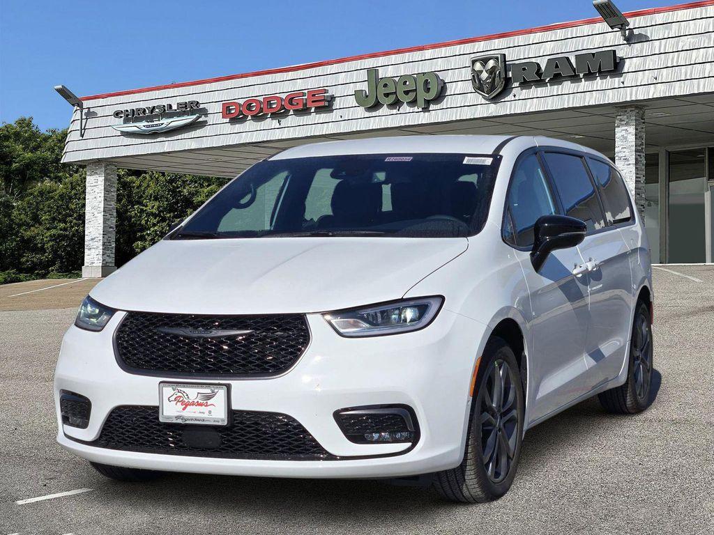 new 2026 Chrysler Pacifica car, priced at $38,995