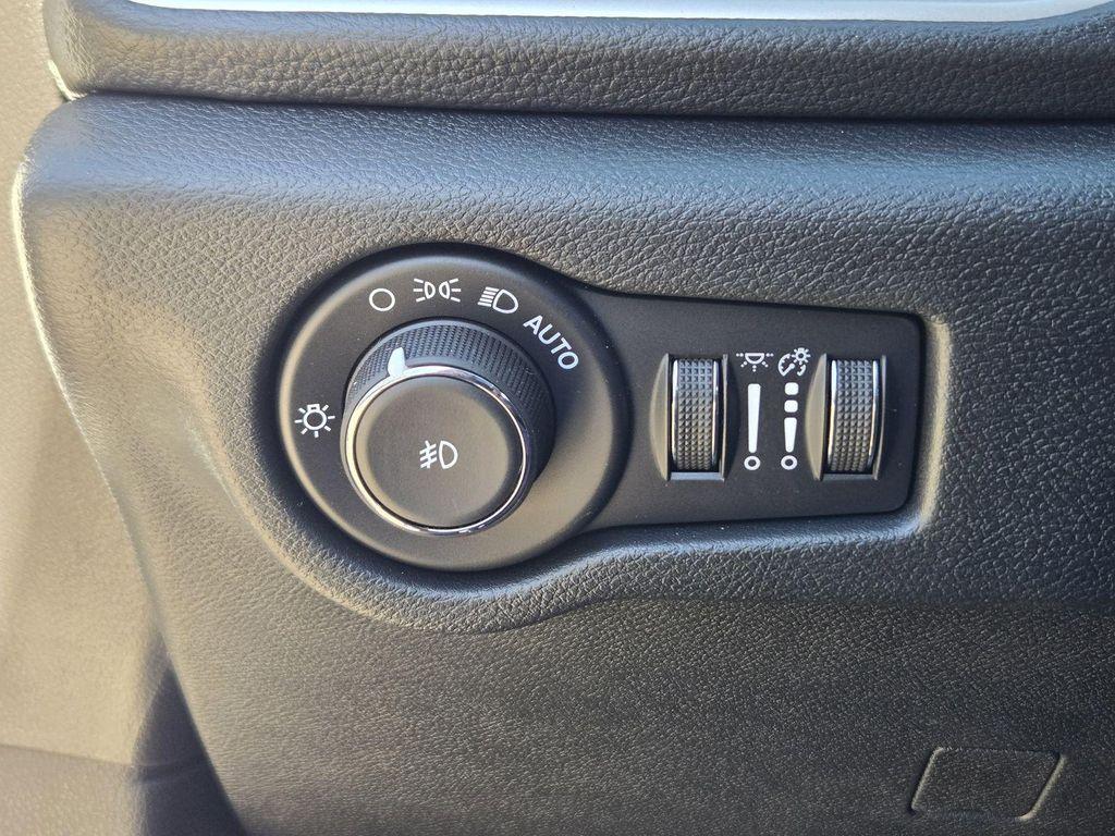 new 2026 Chrysler Pacifica car, priced at $38,995