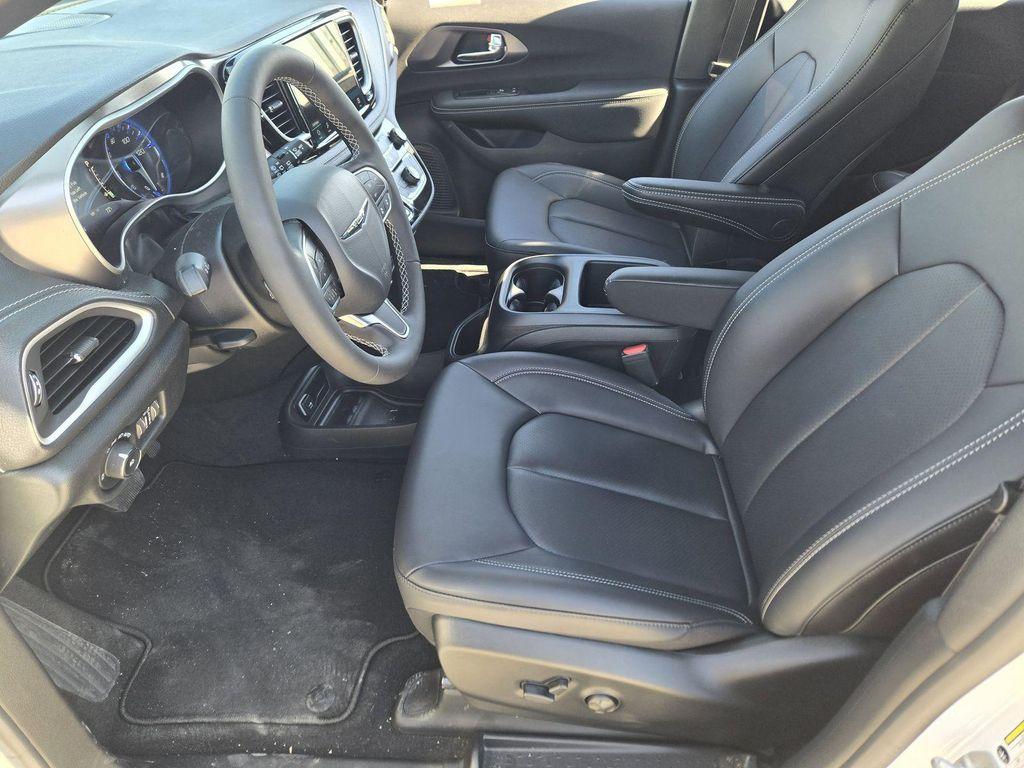 new 2026 Chrysler Pacifica car, priced at $38,995