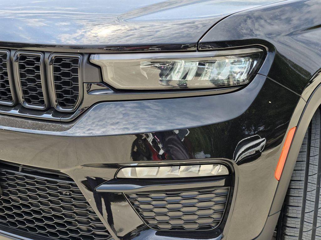 new 2025 Jeep Grand Cherokee car, priced at $37,536