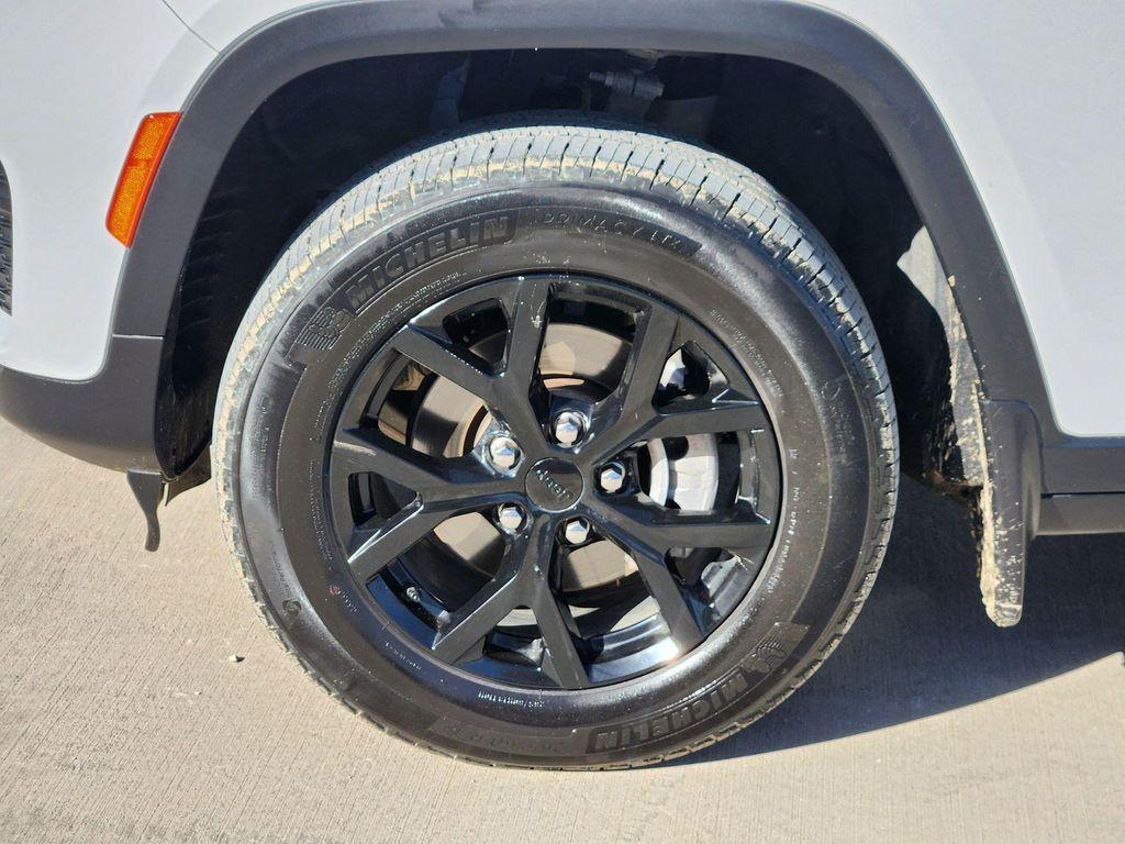 used 2024 Jeep Grand Cherokee car, priced at $28,892