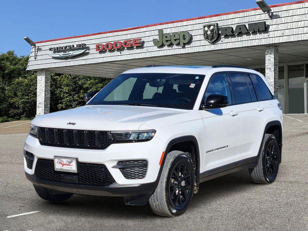 used 2024 Jeep Grand Cherokee car, priced at $28,892