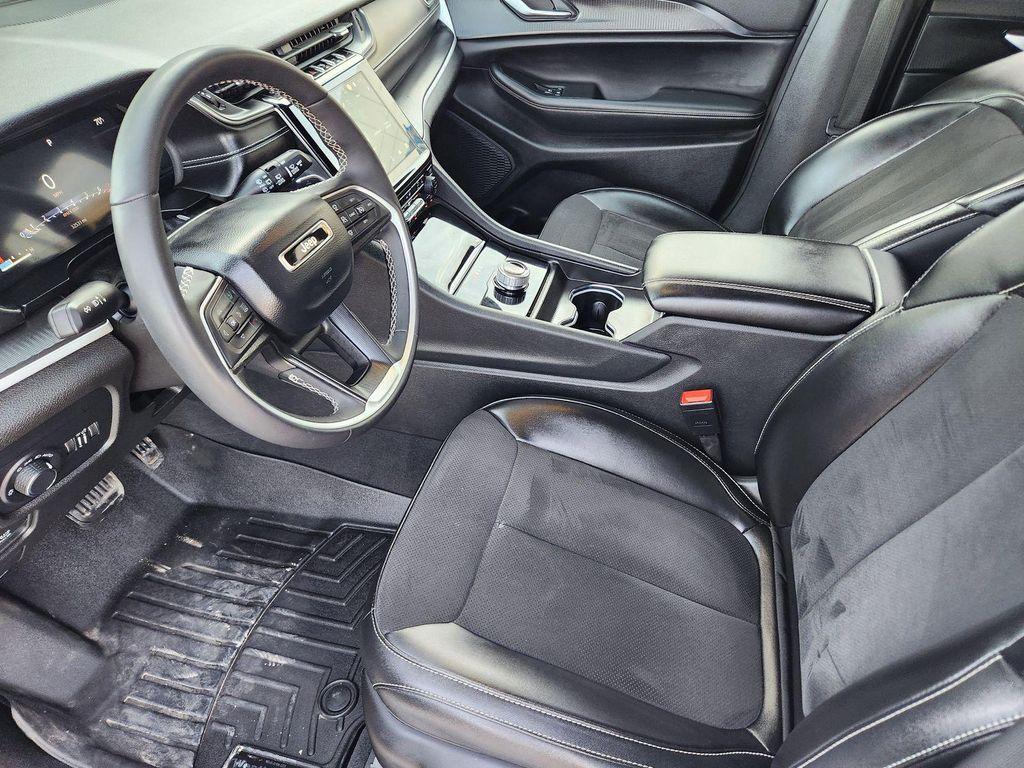 used 2024 Jeep Grand Cherokee car, priced at $28,892