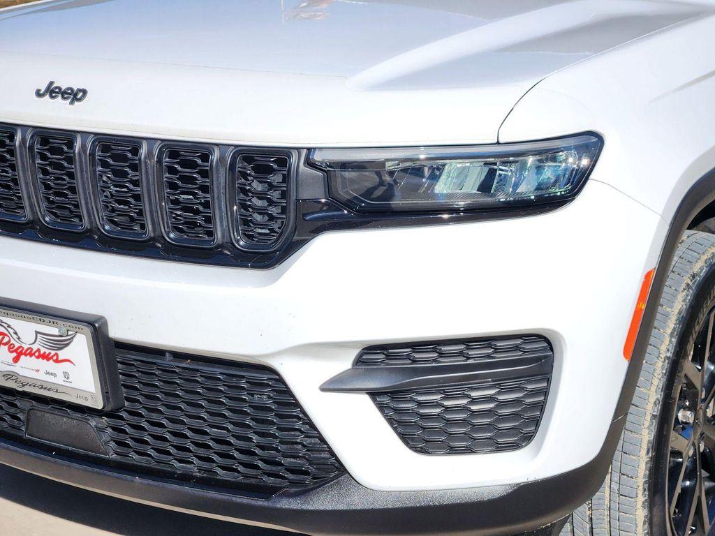 used 2024 Jeep Grand Cherokee car, priced at $28,892