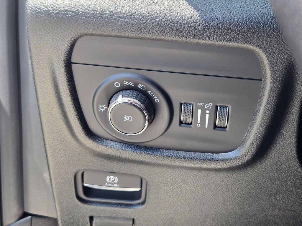 new 2025 Jeep Grand Cherokee car, priced at $35,226