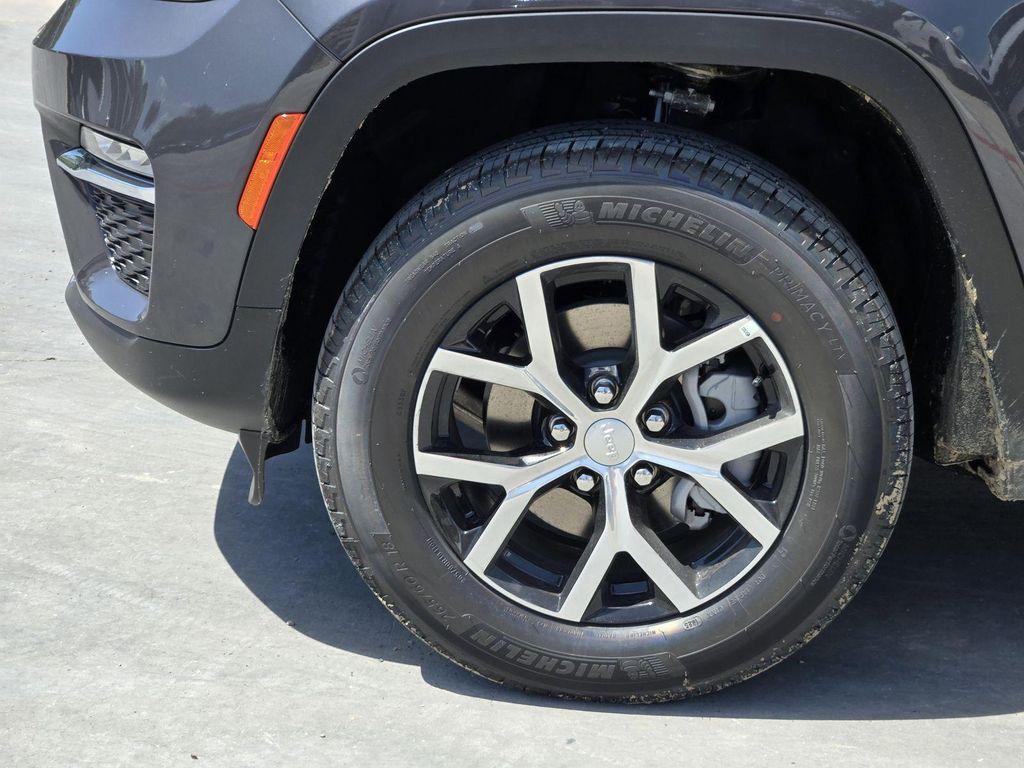 new 2025 Jeep Grand Cherokee car, priced at $35,226