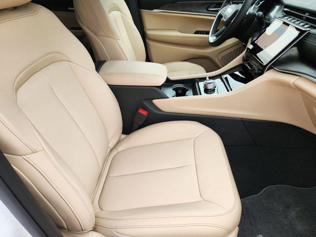 new 2025 Jeep Grand Cherokee L car, priced at $47,887