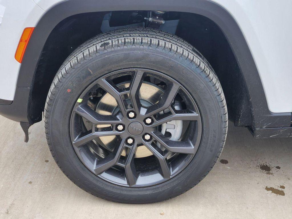 new 2025 Jeep Grand Cherokee L car, priced at $47,887