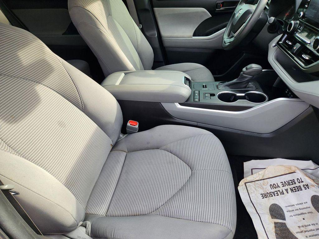 used 2022 Toyota Highlander car, priced at $26,692