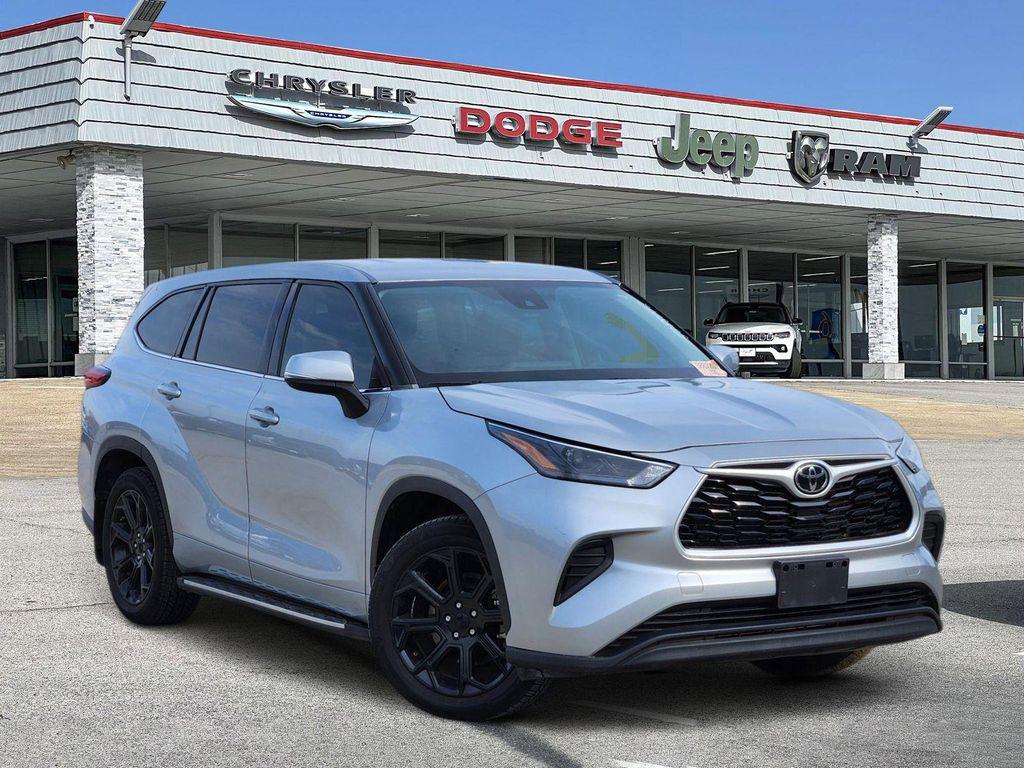 used 2022 Toyota Highlander car, priced at $26,692