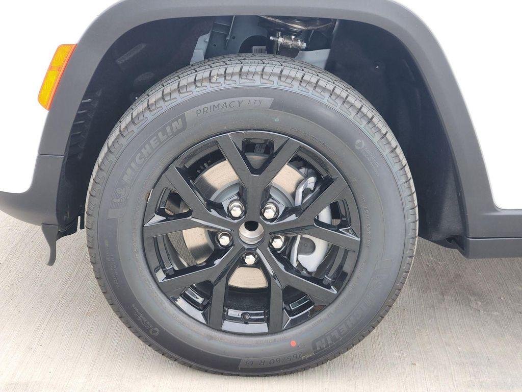 new 2026 Jeep Grand Cherokee car, priced at $41,303