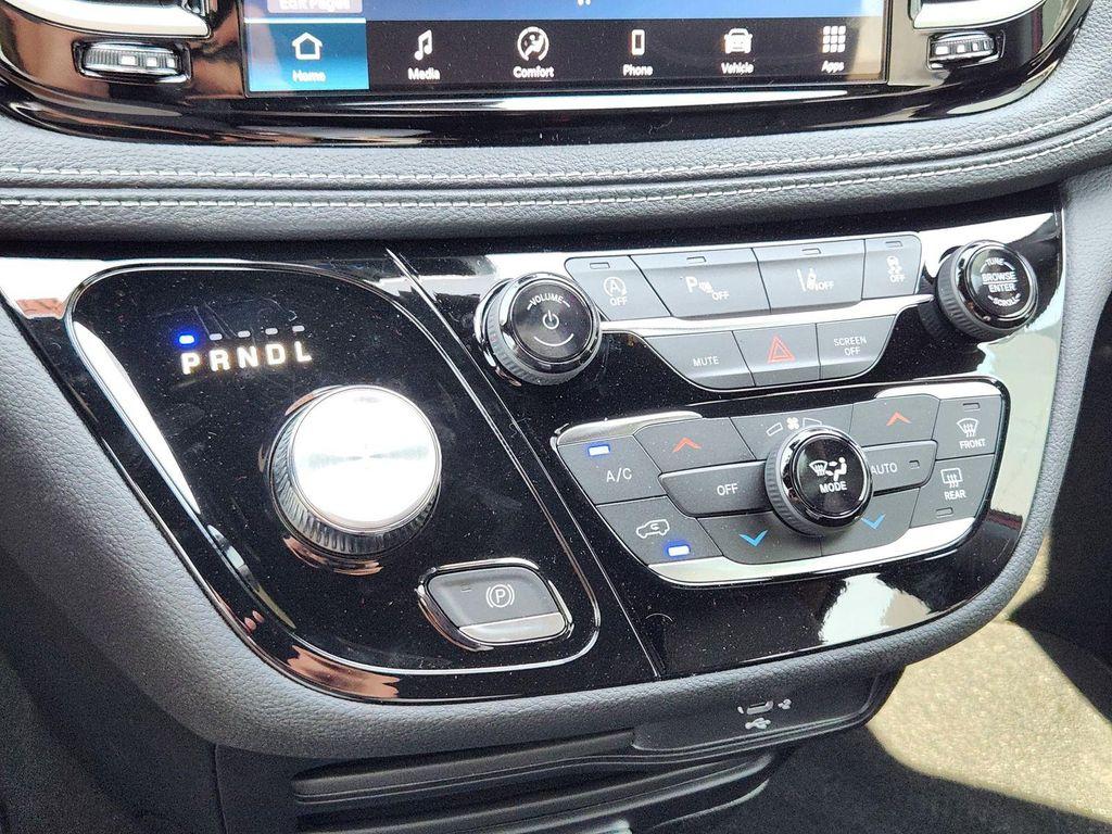 new 2026 Chrysler Pacifica car, priced at $37,662