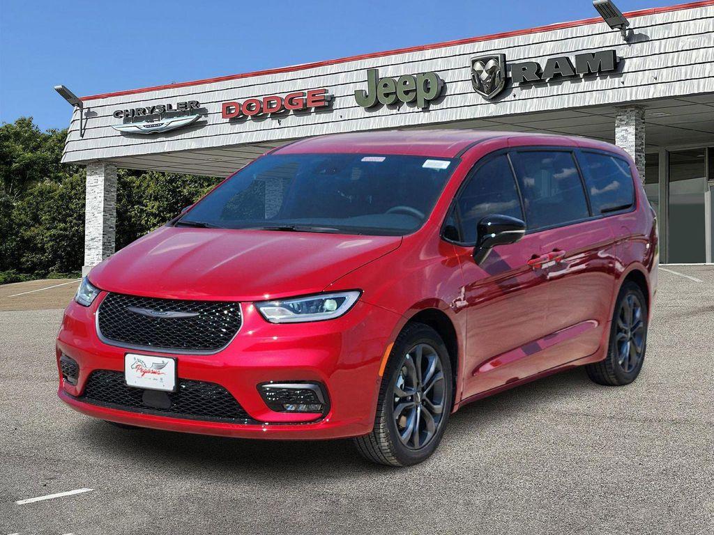 new 2026 Chrysler Pacifica car, priced at $37,662