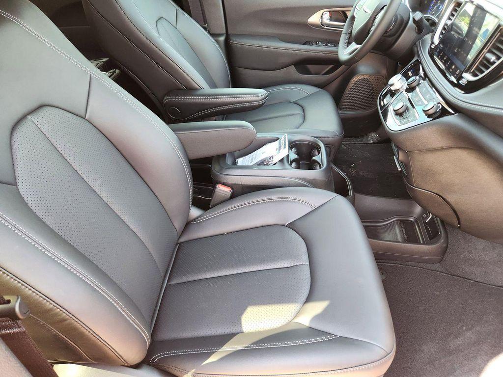 new 2026 Chrysler Pacifica car, priced at $37,662