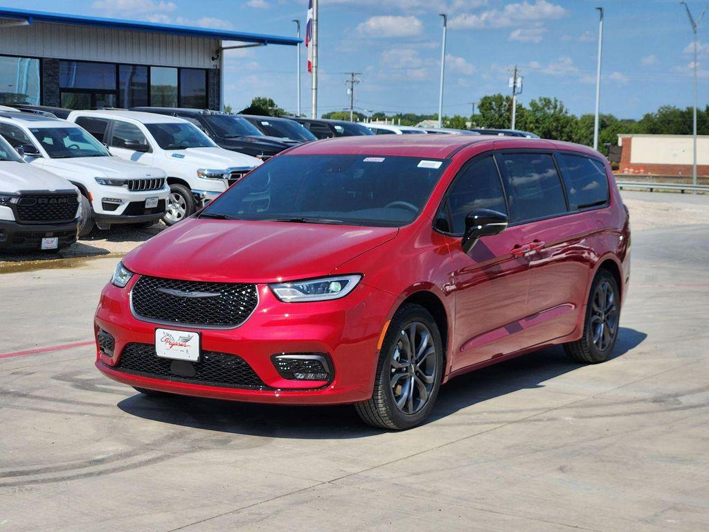 new 2026 Chrysler Pacifica car, priced at $37,662