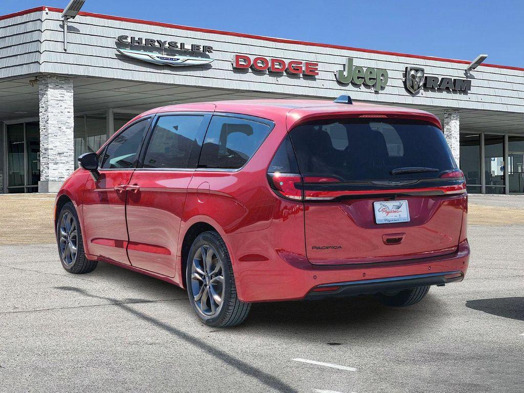 new 2026 Chrysler Pacifica car, priced at $37,662