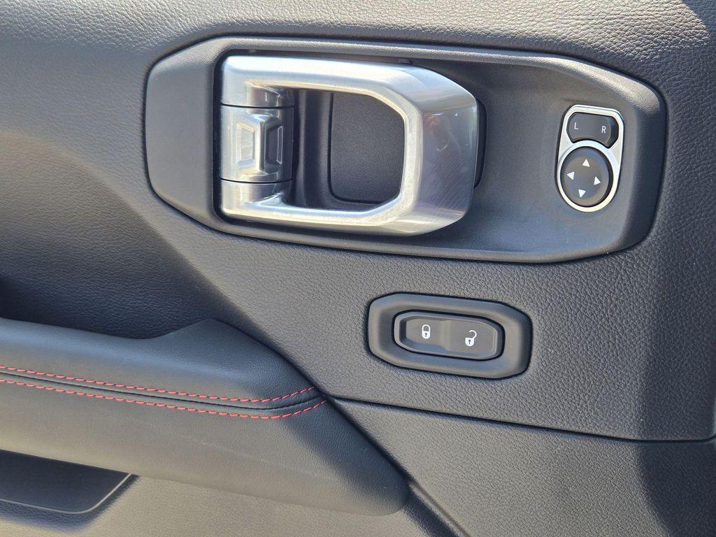 new 2025 Jeep Wrangler car, priced at $51,065