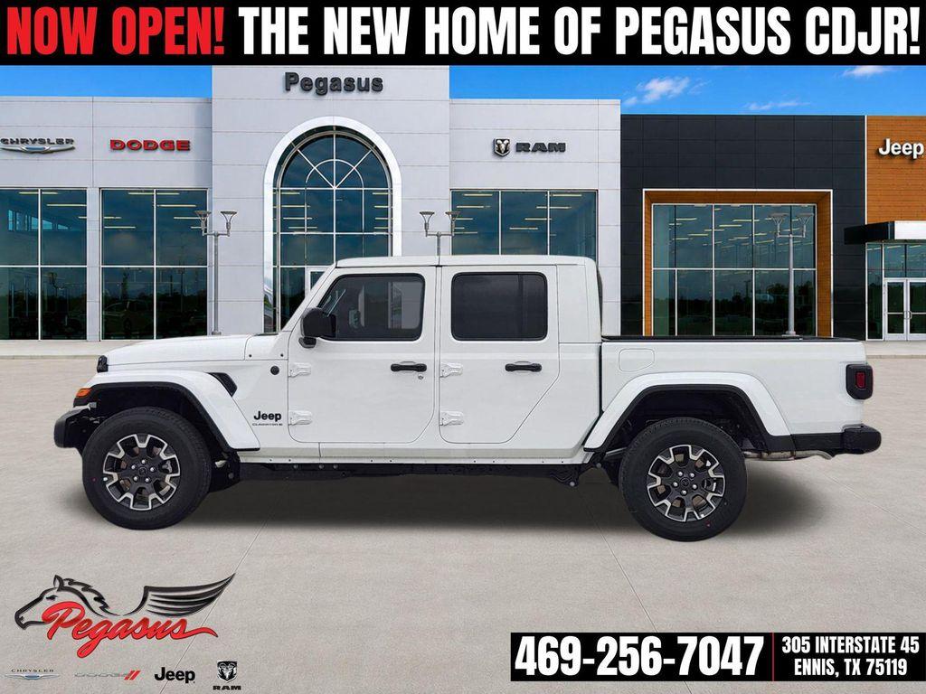 new 2026 Jeep Gladiator car, priced at $44,657