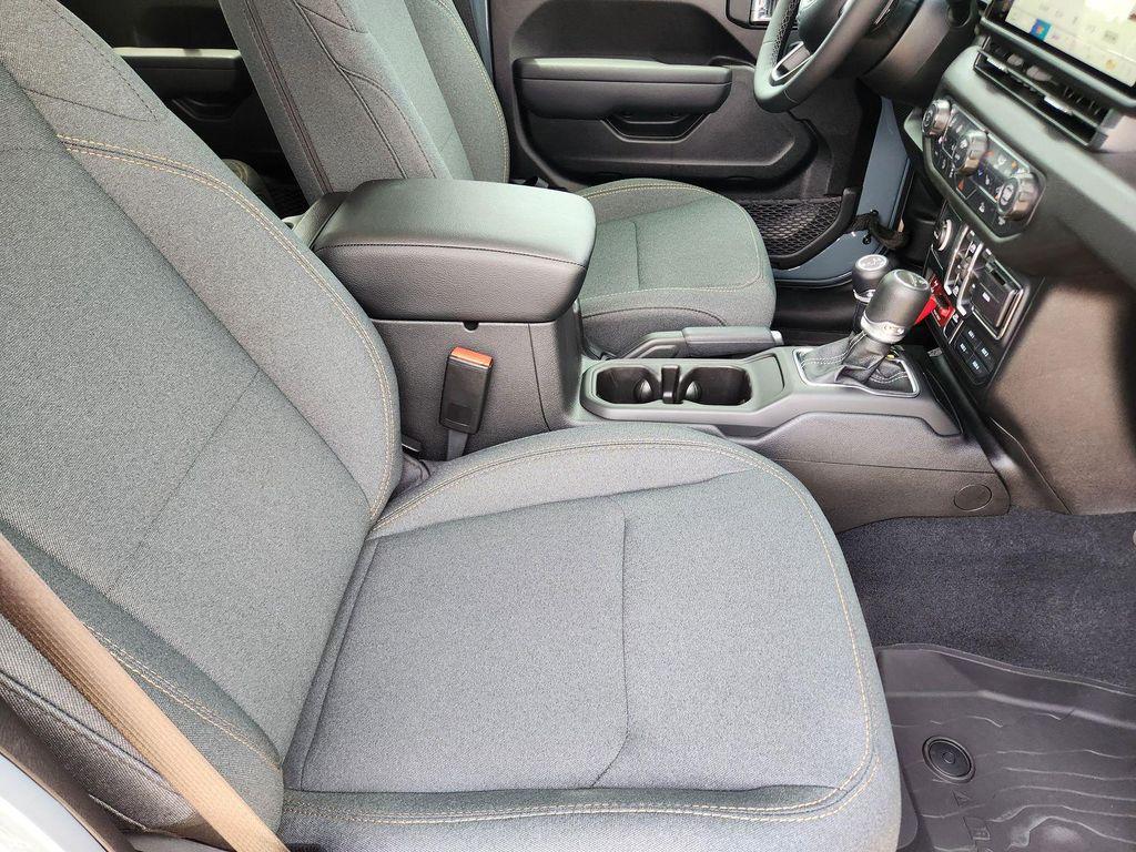 new 2026 Jeep Gladiator car, priced at $48,111