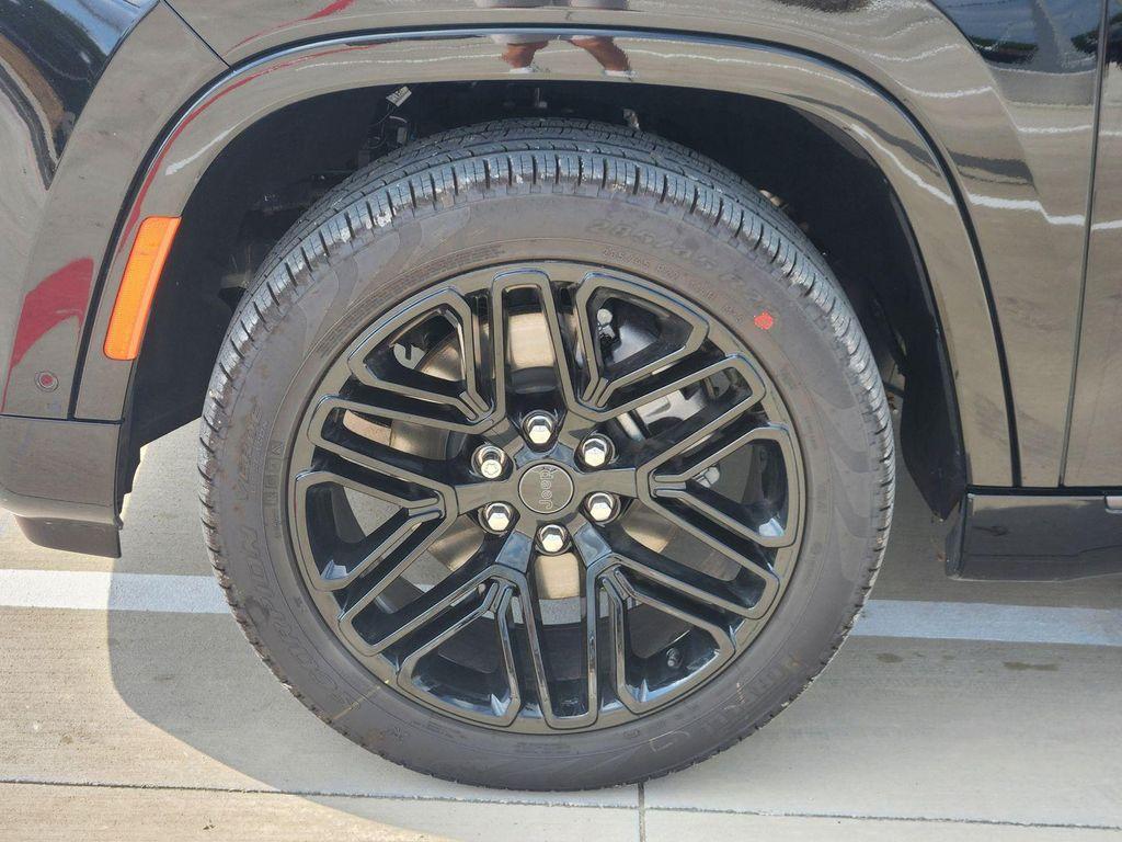 new 2026 Jeep Grand Wagoneer car, priced at $77,621