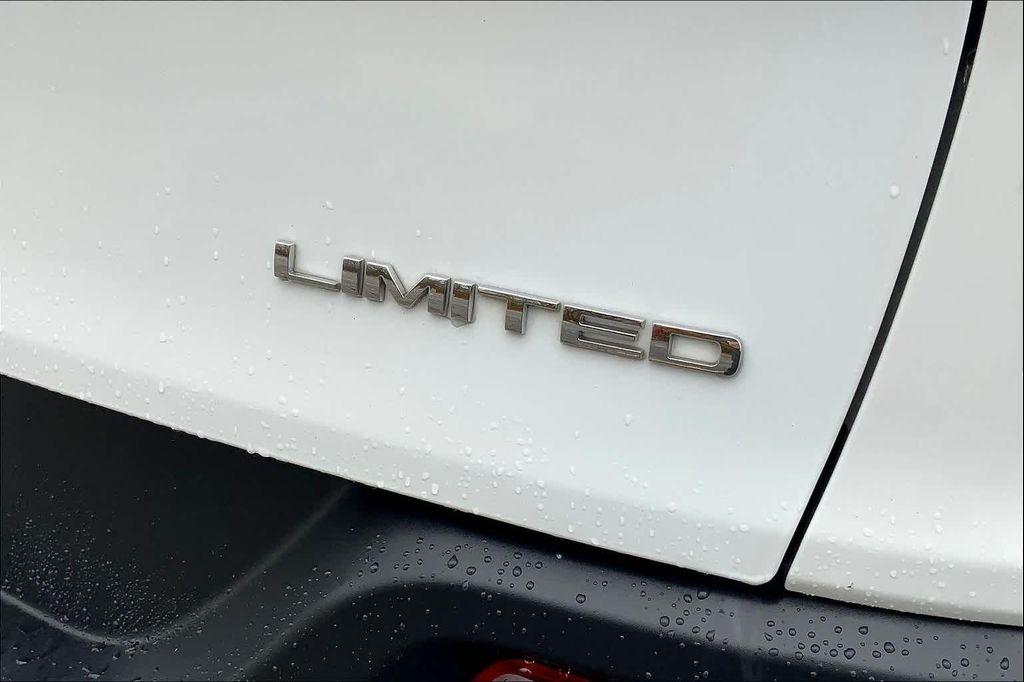 used 2017 Jeep Cherokee car, priced at $9,987