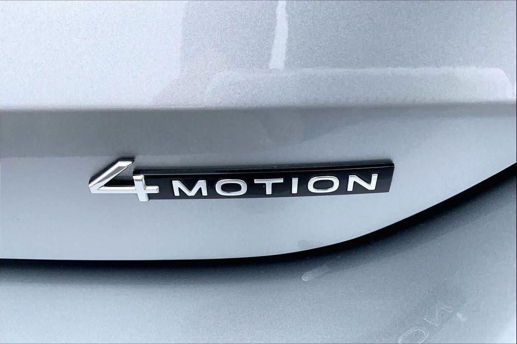 used 2025 Volkswagen Tiguan car, priced at $31,987