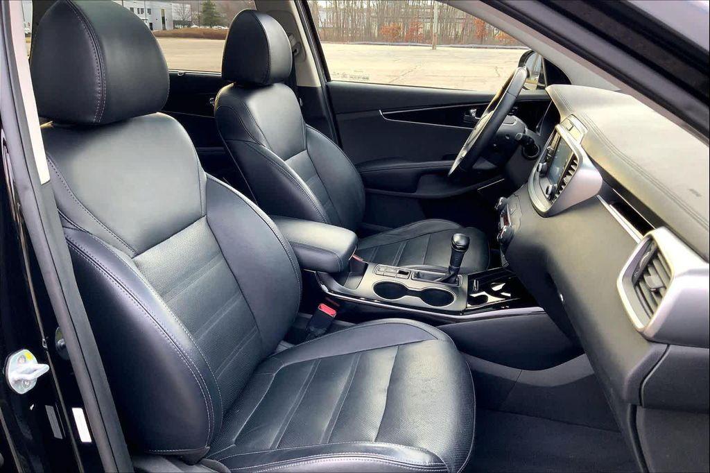 used 2019 Kia Sorento car, priced at $15,711