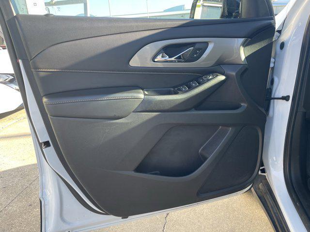 used 2018 Chevrolet Traverse car, priced at $13,496