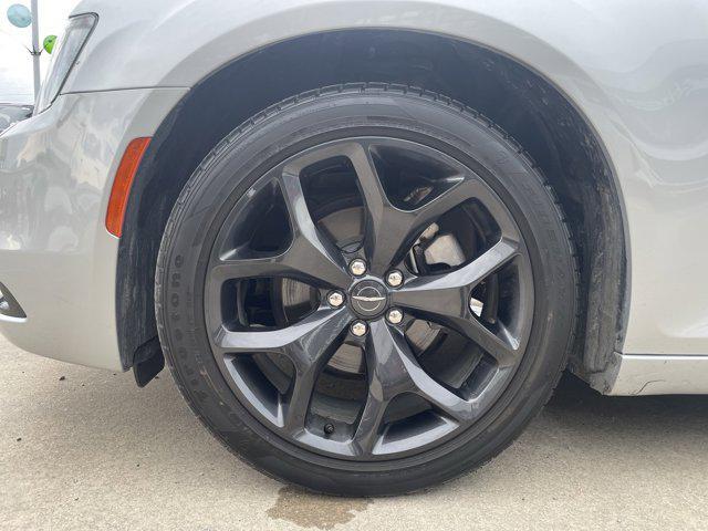 used 2021 Chrysler 300 car, priced at $25,268