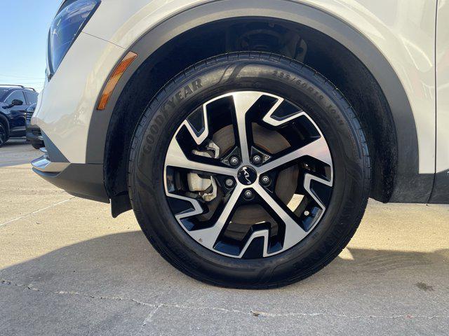 used 2023 Kia Sportage Hybrid car, priced at $25,992