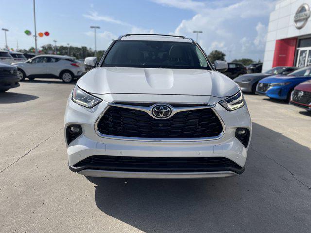 used 2021 Toyota Highlander car, priced at $29,388