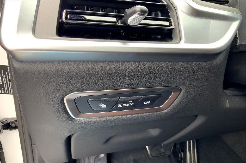 new 2025 BMW X7 car, priced at $85,950