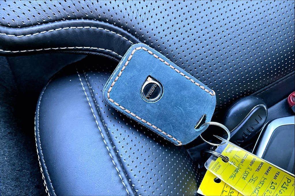 used 2022 Volvo XC90 car, priced at $39,900